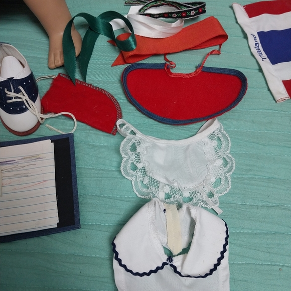 American Girls RARE Molly McIntyre retired doll - Picture 5 of 5